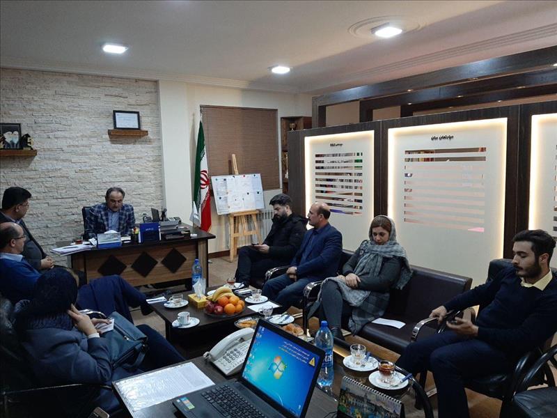برگزاری جلسه اعضای انجمن اولیا و مربیان در دبستان مهرآیین
